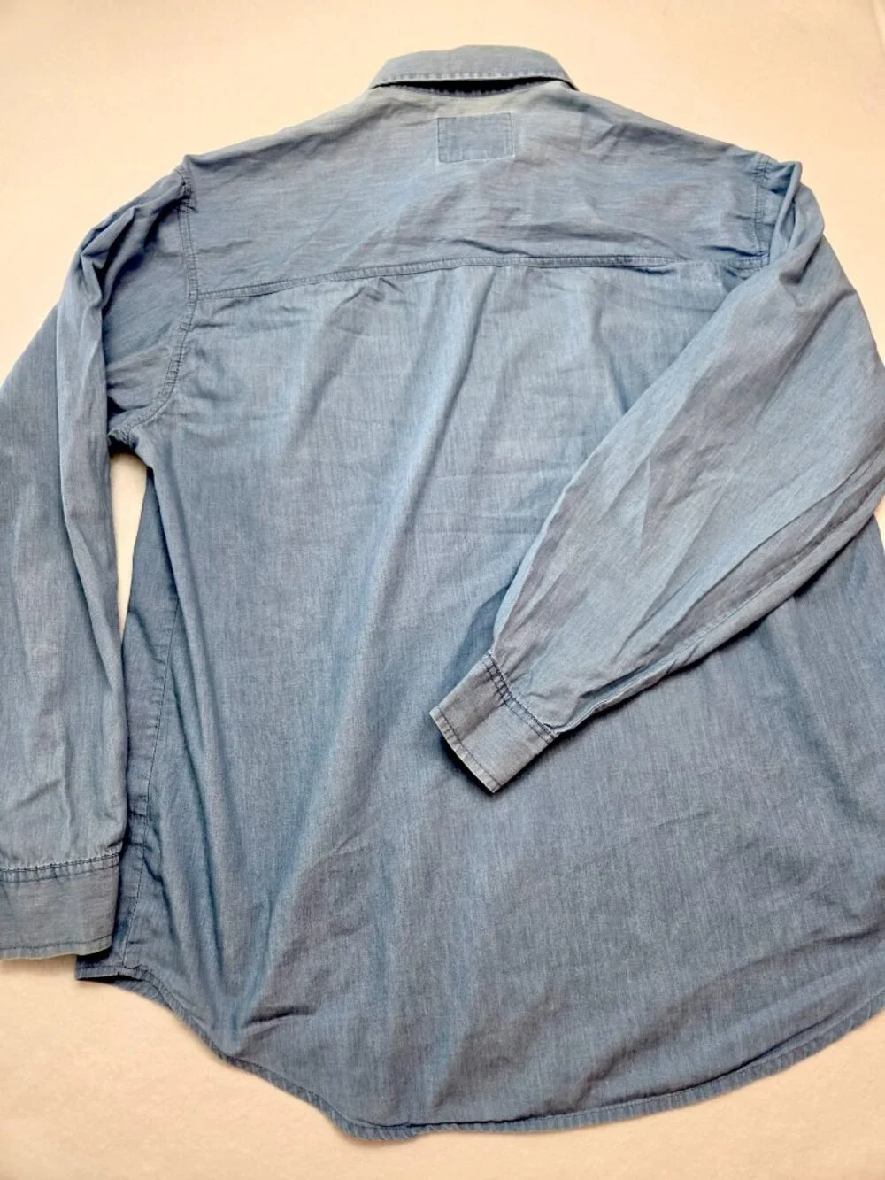 Levi’s Light Blue Chambray Button Down Shirt Long Sleeve Men’s Size Large